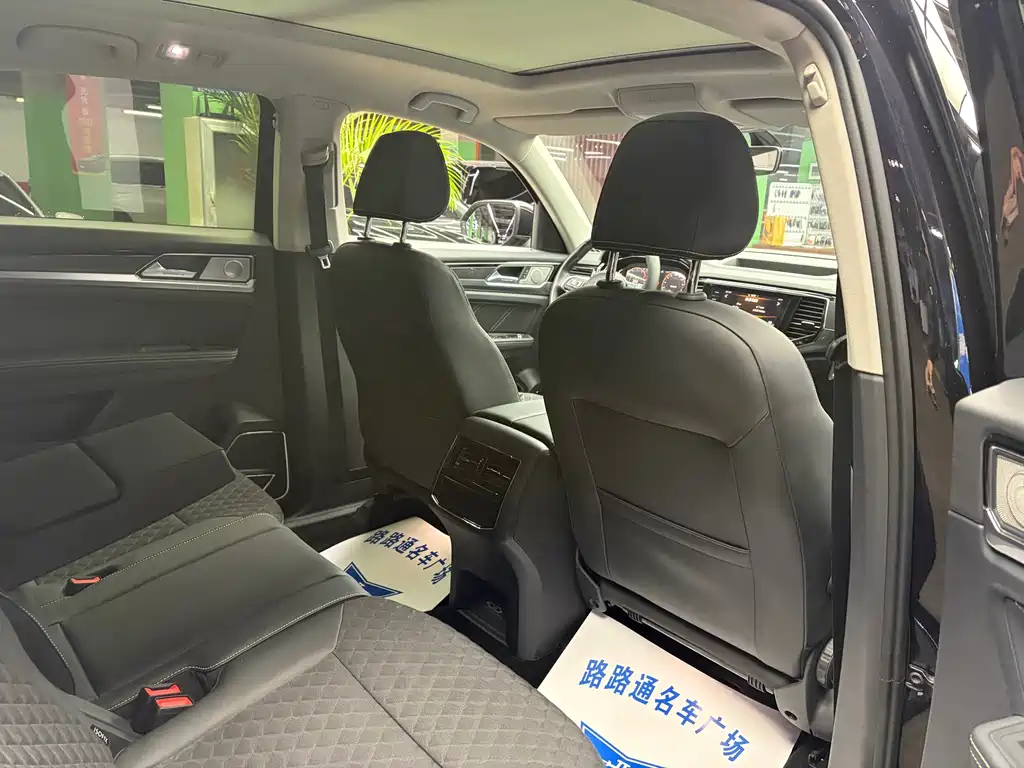 Volkswagen Teramont — миниатюра 8
