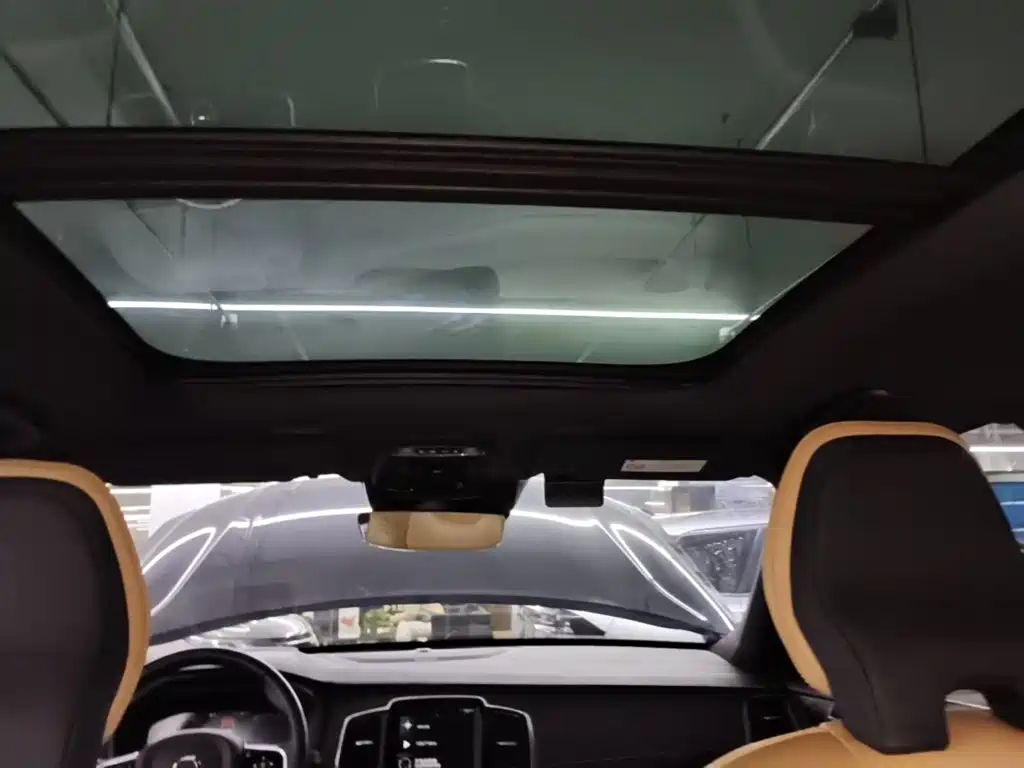 Volvo XC90 — миниатюра 18