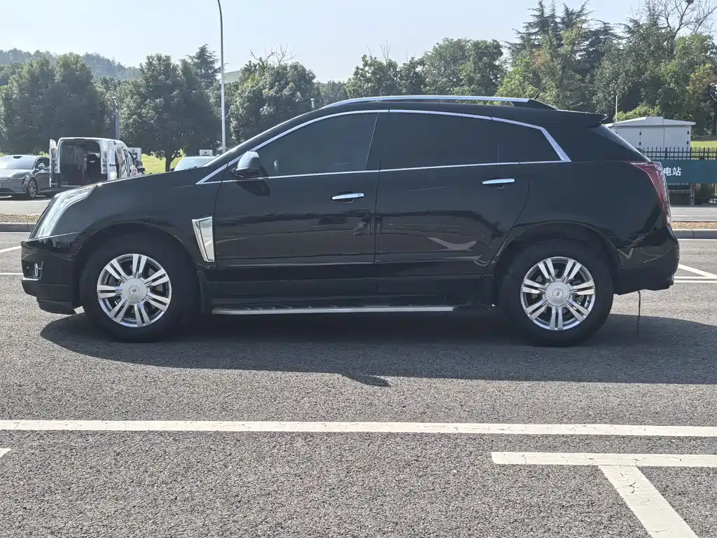 Cadillac SRX — миниатюра 3