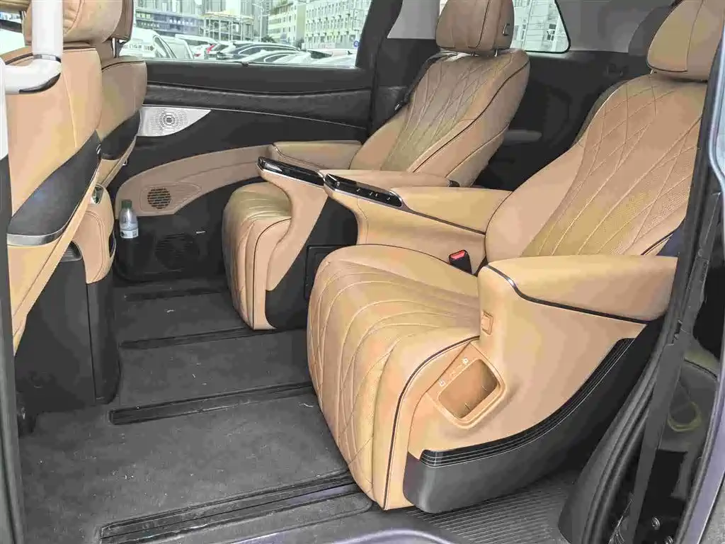 Denza Denza D9 — миниатюра 3