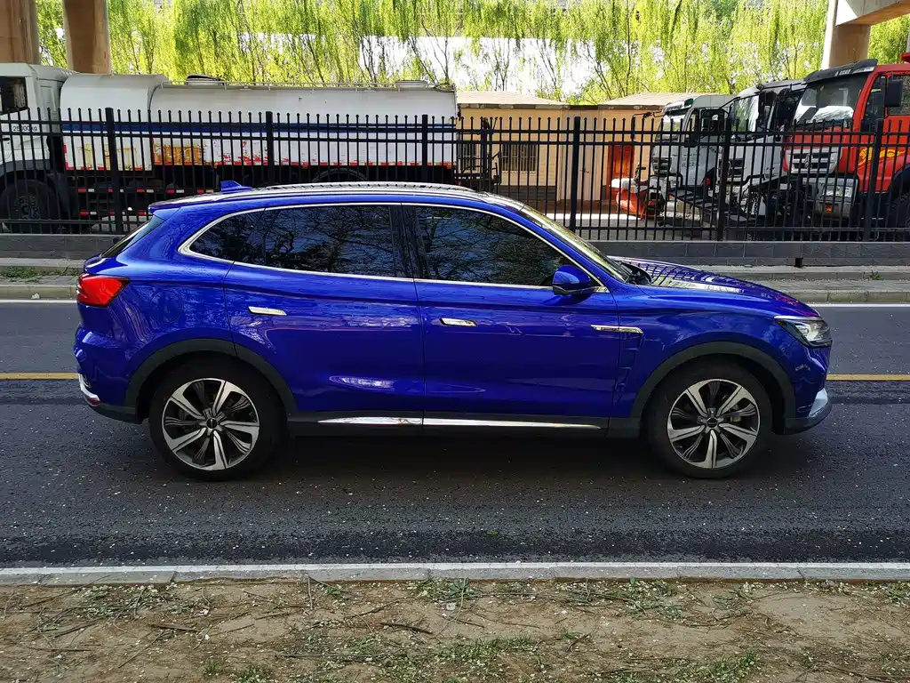 Roewe MARVEL X — миниатюра 7