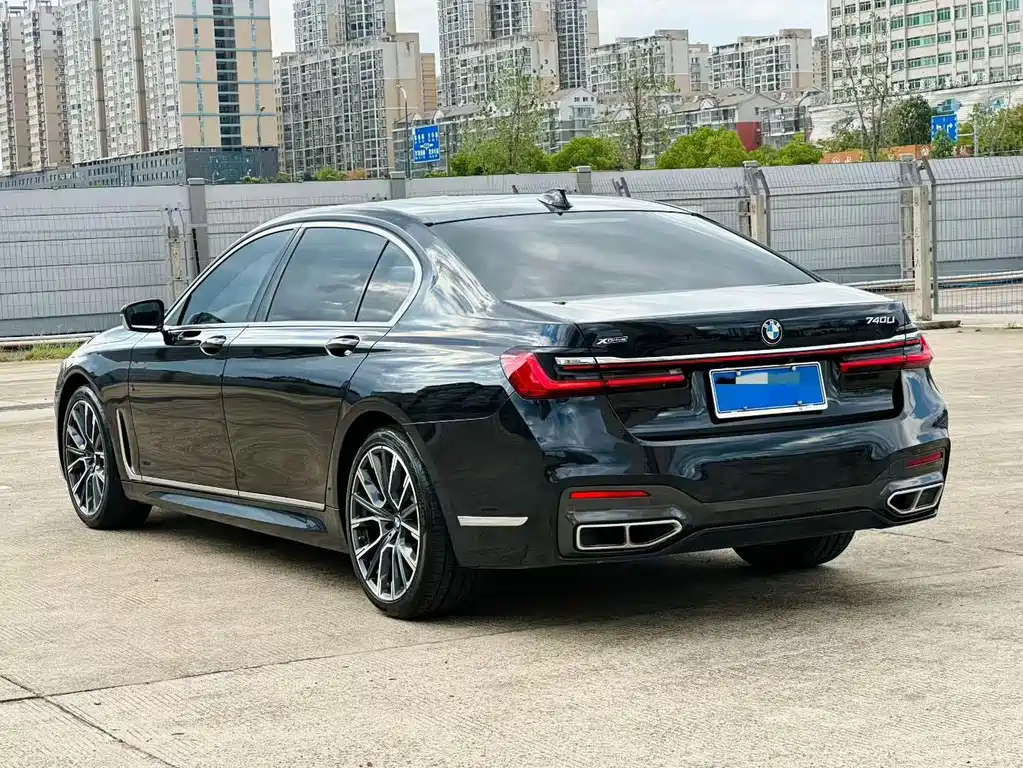 BMW 7 Series 740Li Leading Type M Sport Package, фото 9