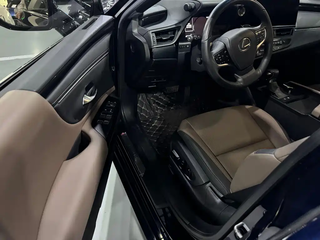 Lexus ES 2022 300h