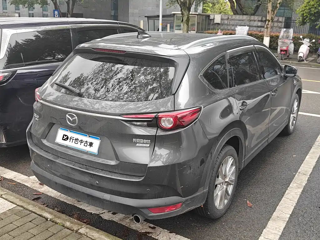 MAZDA CX 8
