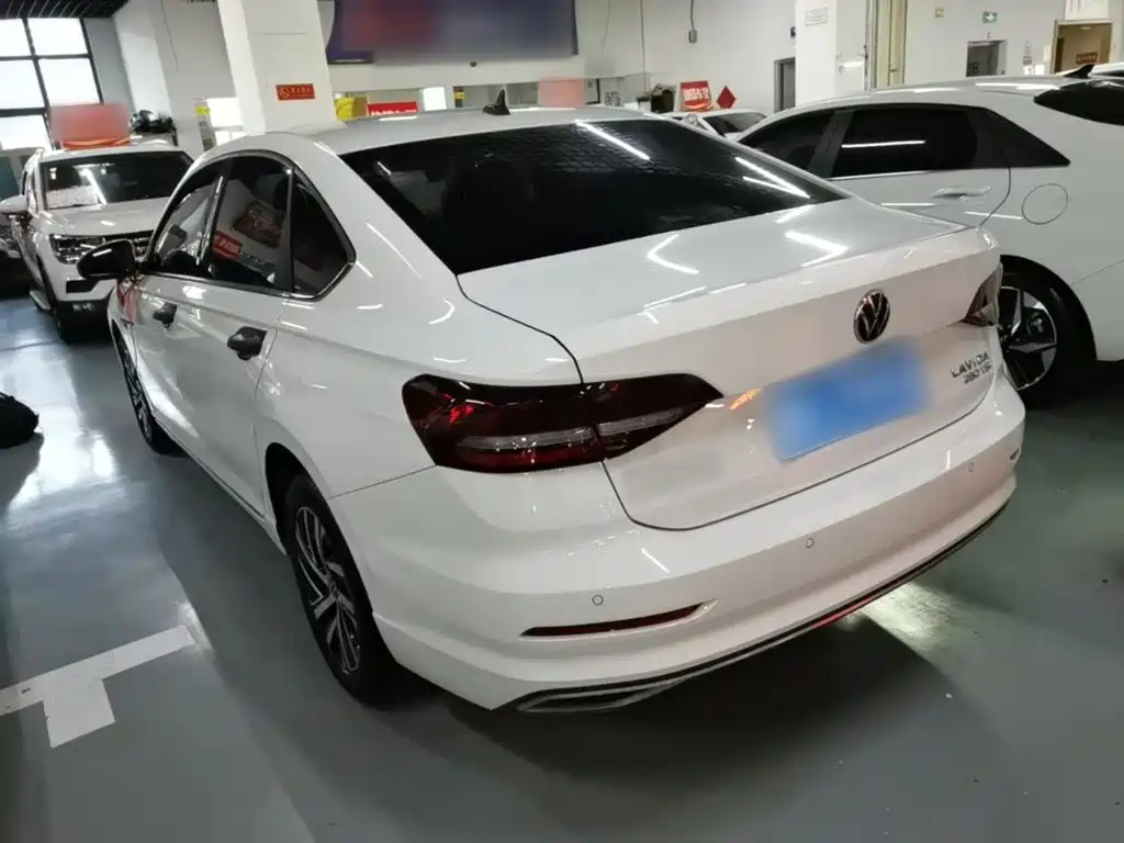 Volkswagen Lavida — миниатюра 5