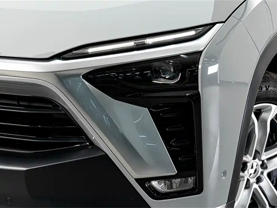 NIO ES8 2020 415KM мест