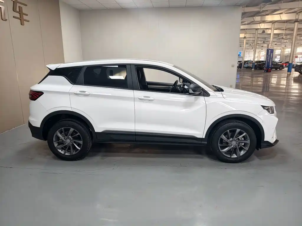 Geely Binyue — миниатюра 7