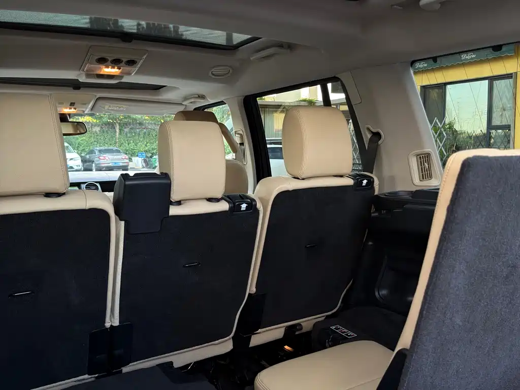 Land Rover Discovery — миниатюра 8