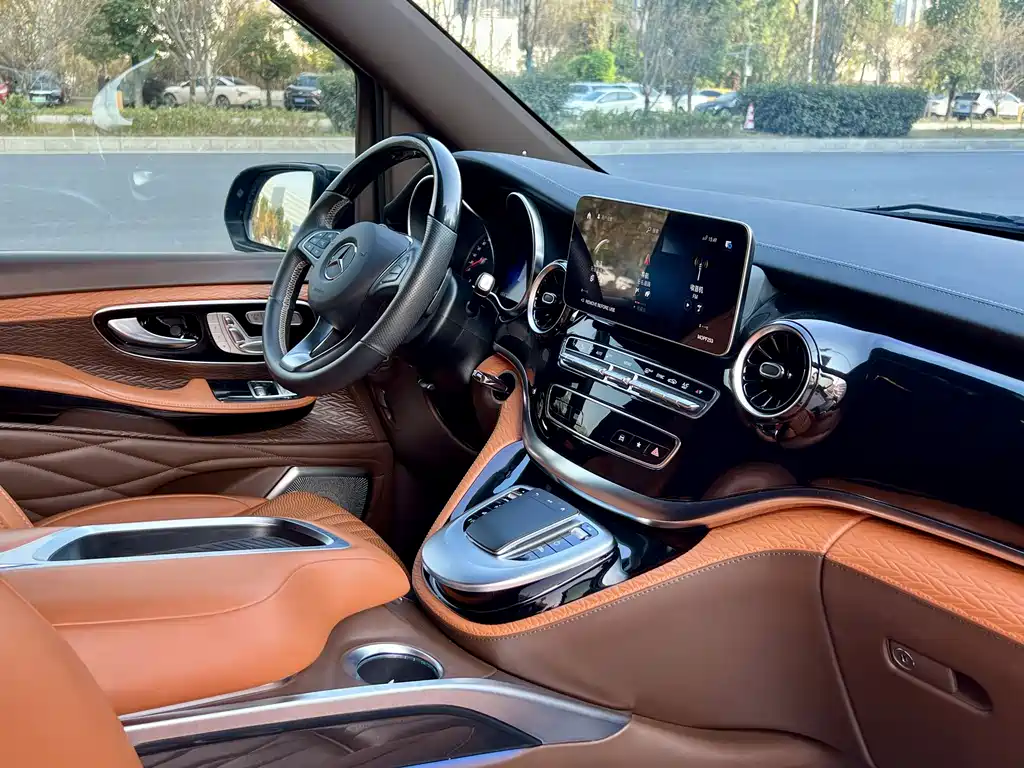 Mercedes-Benz V-Class V 2022 V 260 L Luxury
