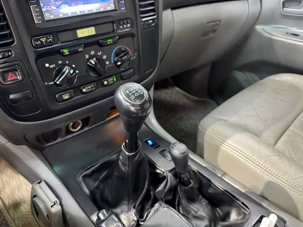 Toyota Land Cruiser 2003 4.5L MT