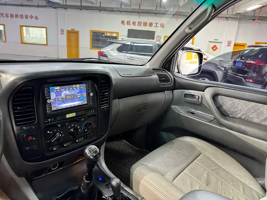 Toyota Land Cruiser 2003 4.5L MT
