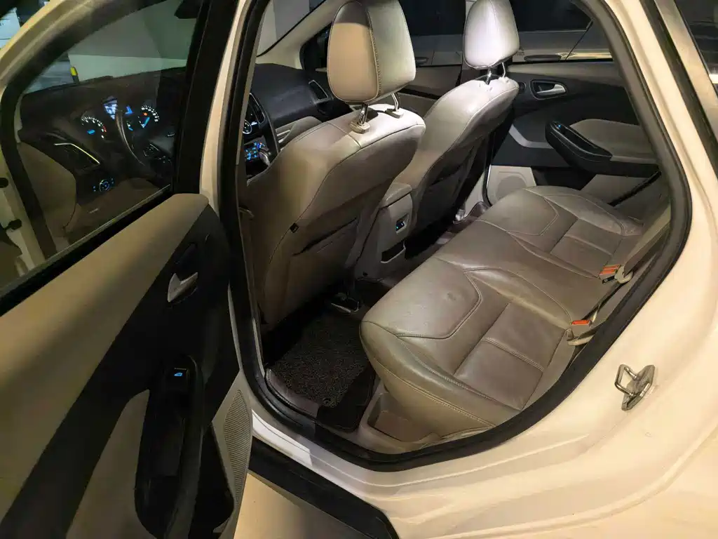 Ford Focus — миниатюра 6