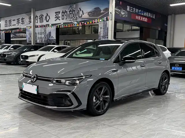 VOLKSWAGEN GOLF 2022