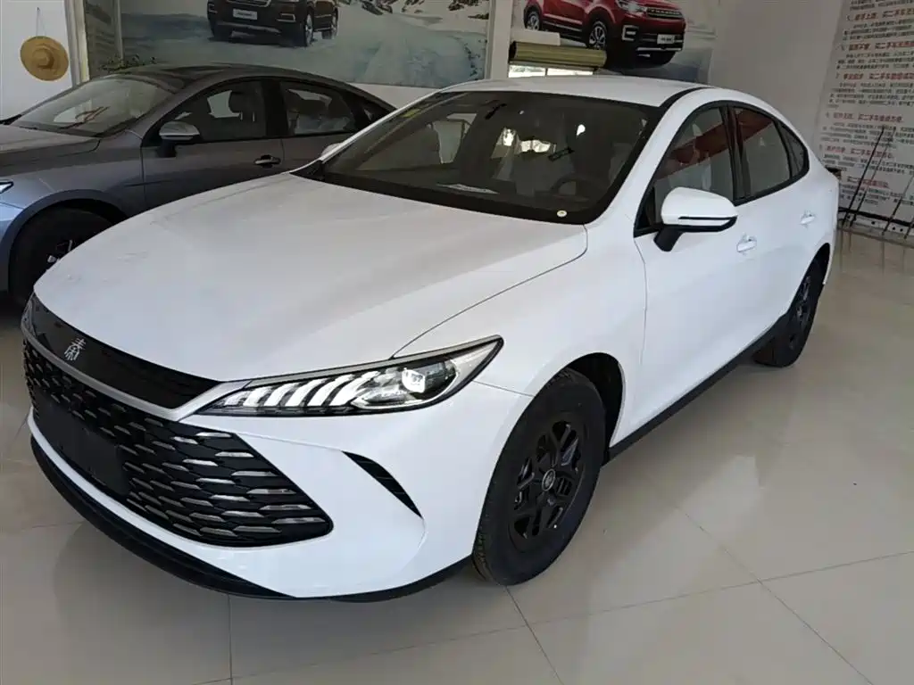 BYD Qin Plus PLUS 2025 DM-i Smart Drive 128KM