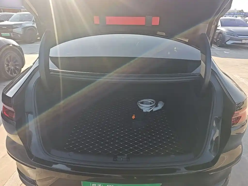 BYD Han — миниатюра 19
