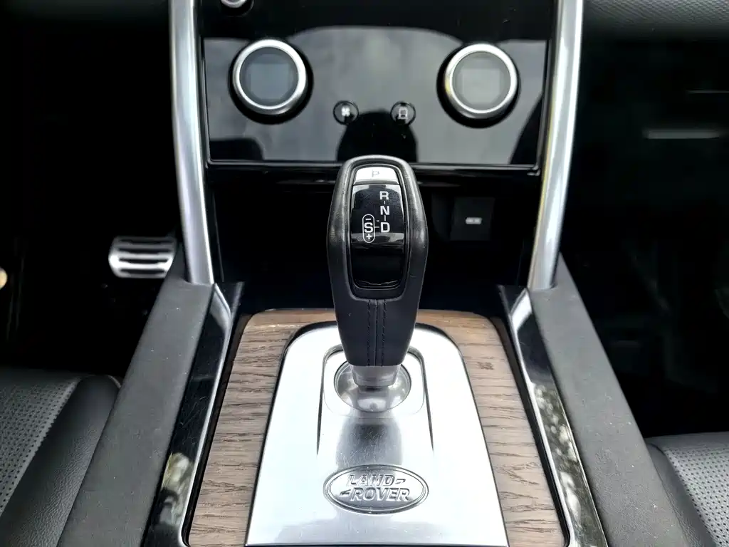 LAND ROVER DISCOVER SPORTS