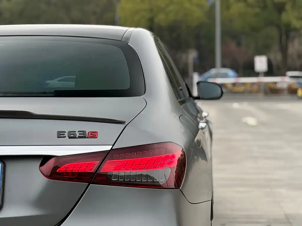 MERCEDES-BENZ E CLASS AMG