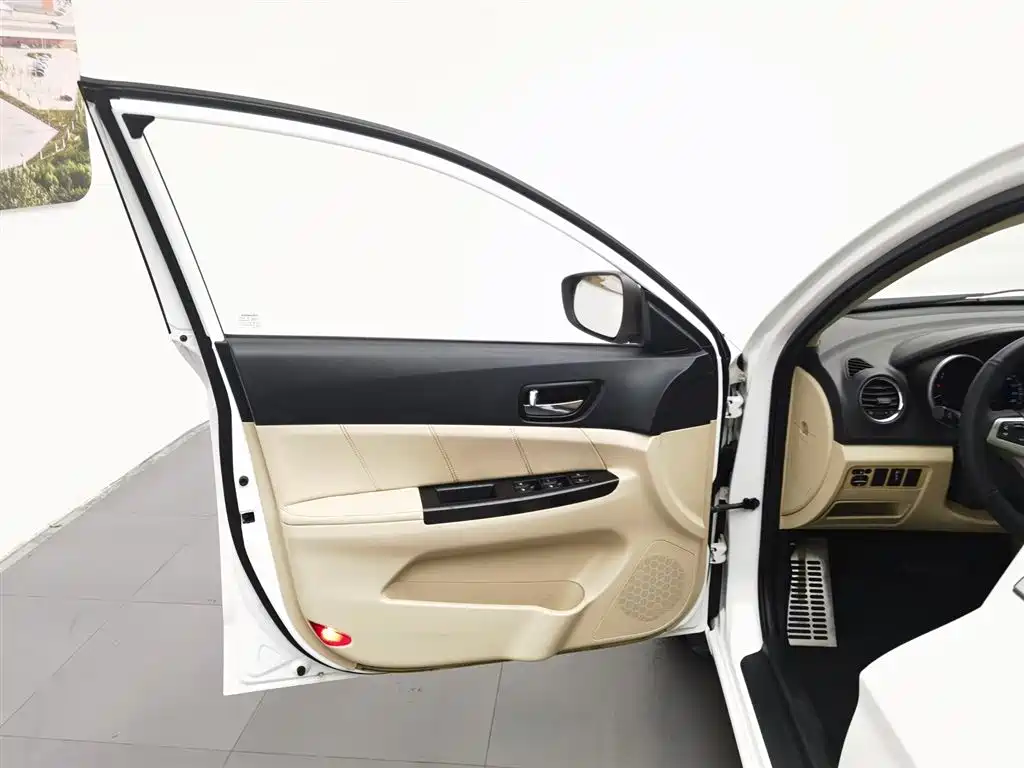 Changan Eado 2015 1.6L AT Luxury
