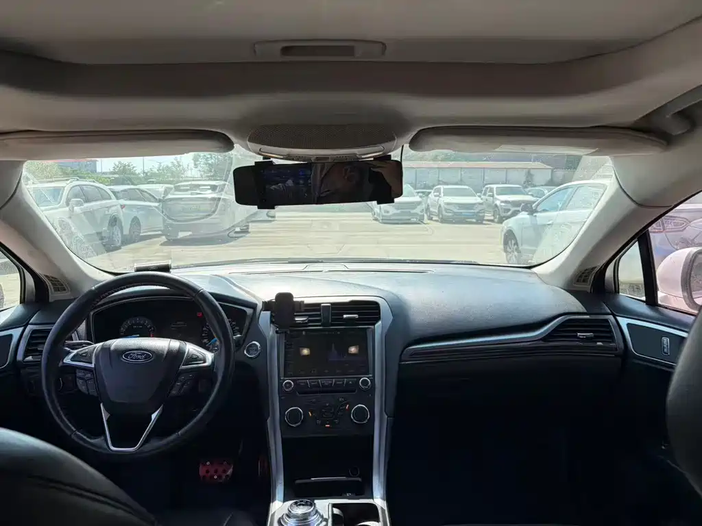 Ford Mondeo — миниатюра 5