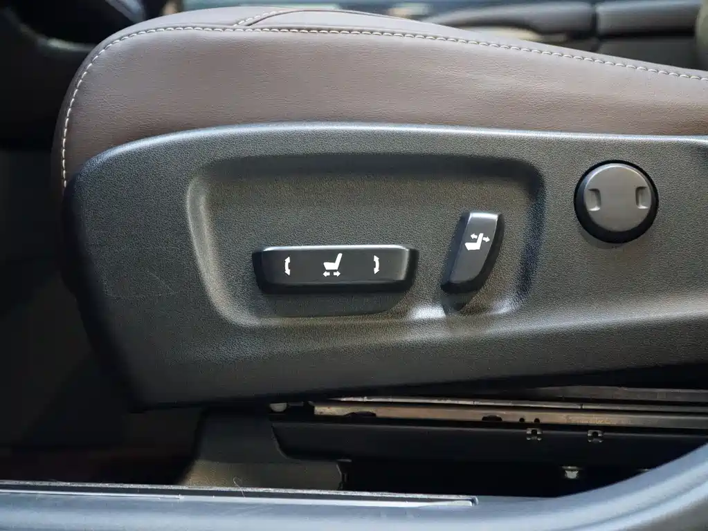 Lexus RX 2021 300