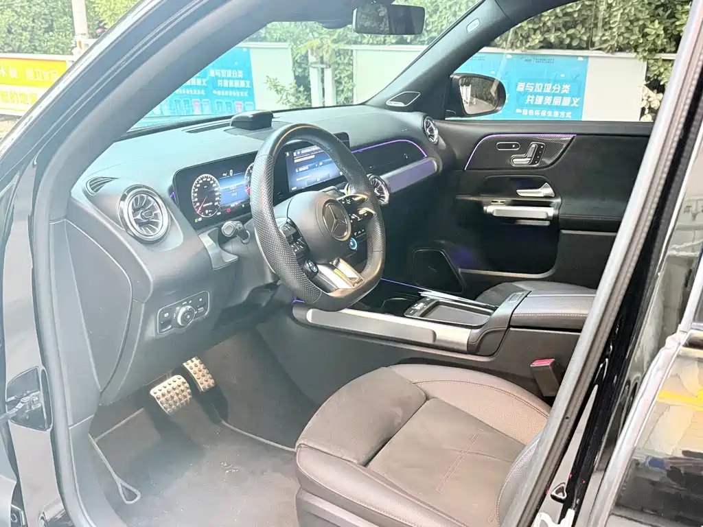Mercedes-Benz GLB AMG — миниатюра 9