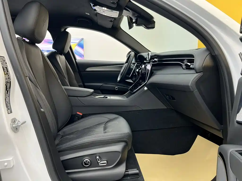 Maserati Grecale — миниатюра 19