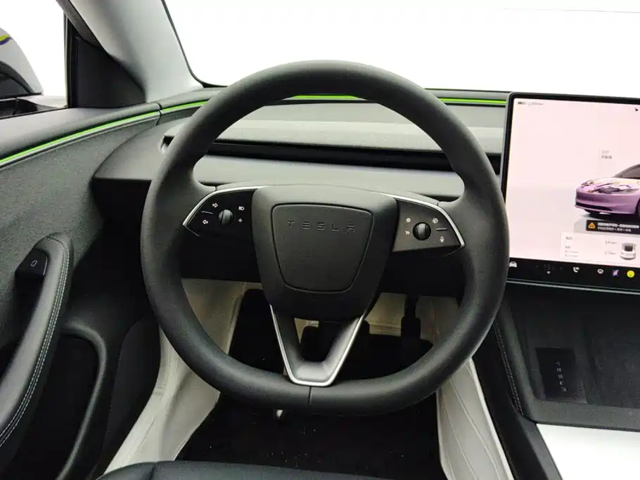Tesla Model 3 — миниатюра 15