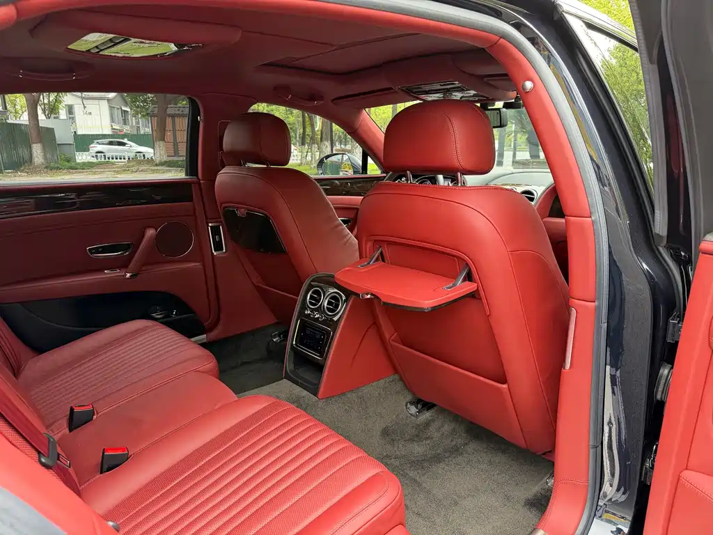Bentley Flying Spur — миниатюра 8