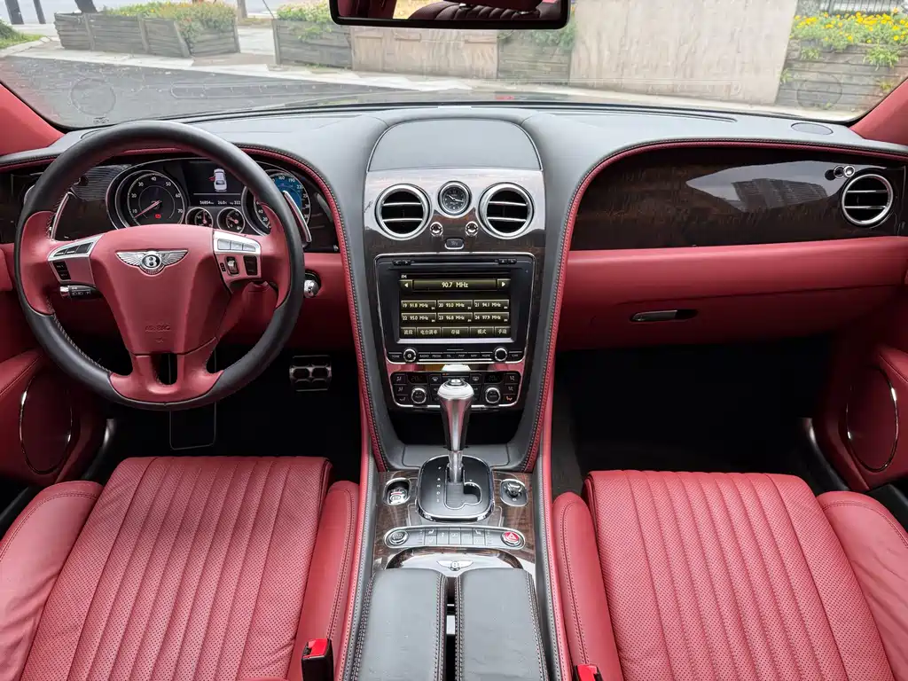 Bentley Flying Spur — миниатюра 7