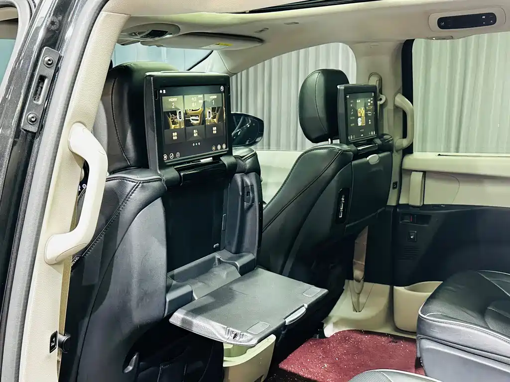 Chrysler Grand Voyager (Import) — миниатюра 13