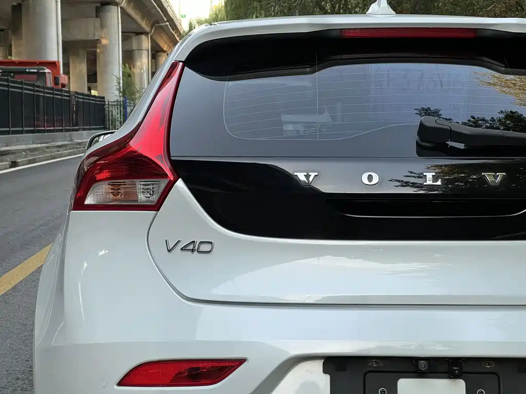 Volvo V40 — миниатюра 11