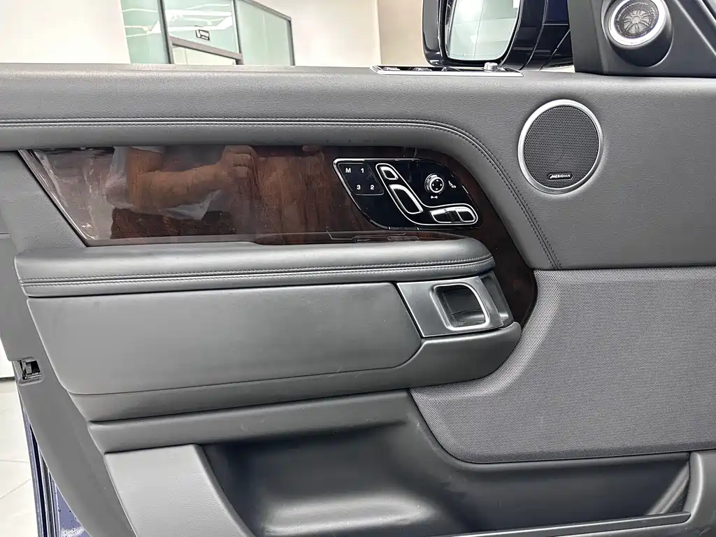 Land Rover Range Rover 2020 3.0 L6 Long Wheelbase