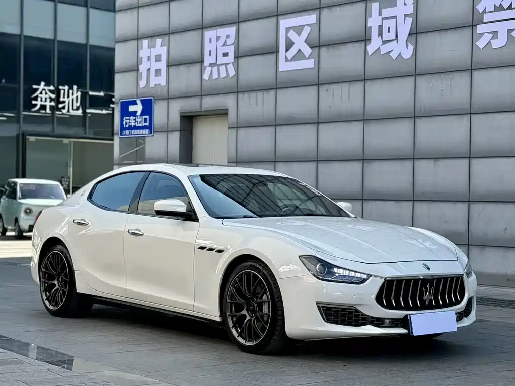 MASERATI GHIBLI