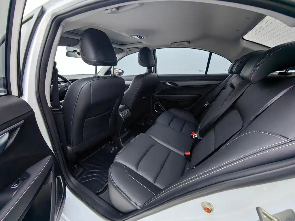 Geely Emgrand 2022 4 1.5L CVT Flagship