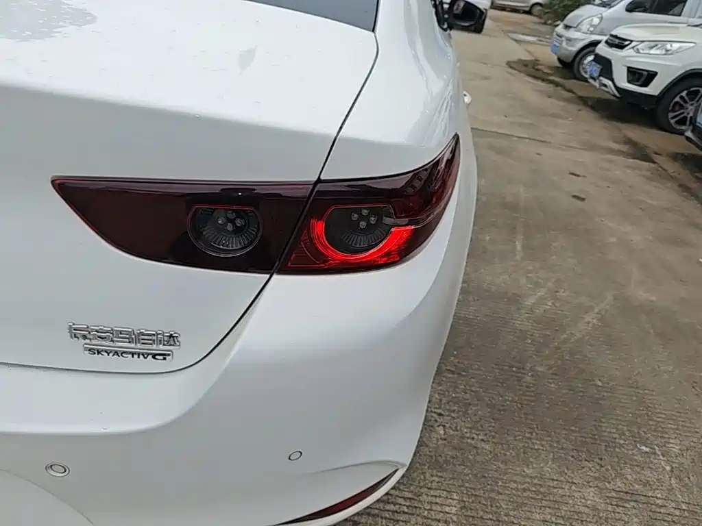 Mazda 3 Axela — миниатюра 8