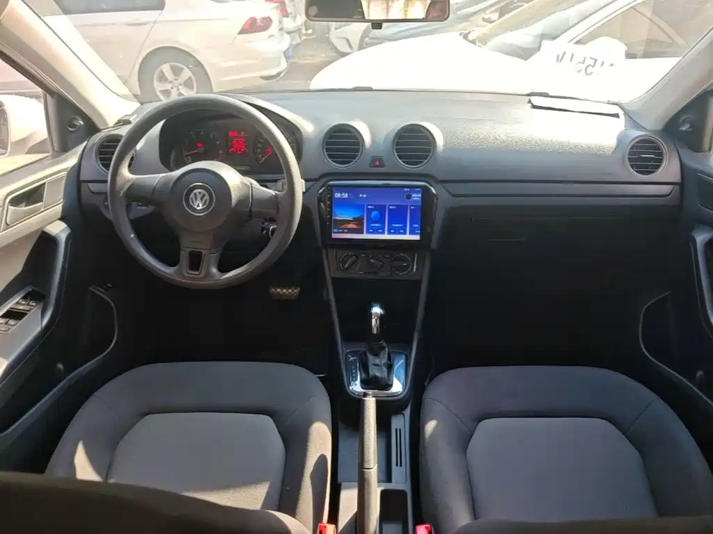 Volkswagen Jetta — миниатюра 10