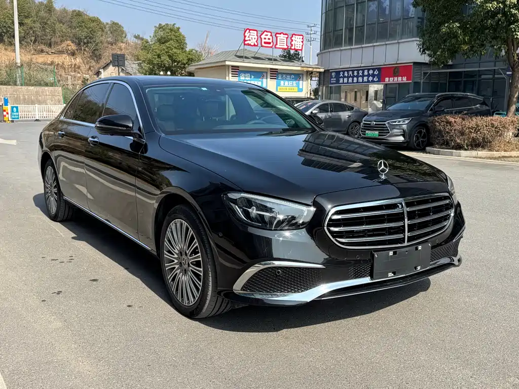 MERCEDES-BENZ E CLASS