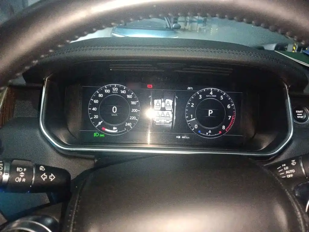 Land Rover Range Rover — миниатюра 4
