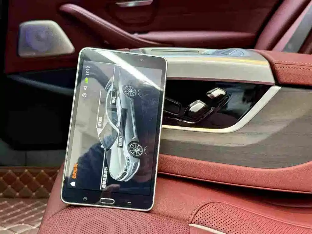 BMW 5 Series — миниатюра 7