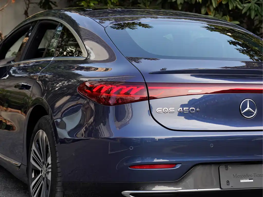 MERCEDES-BENZ EQS