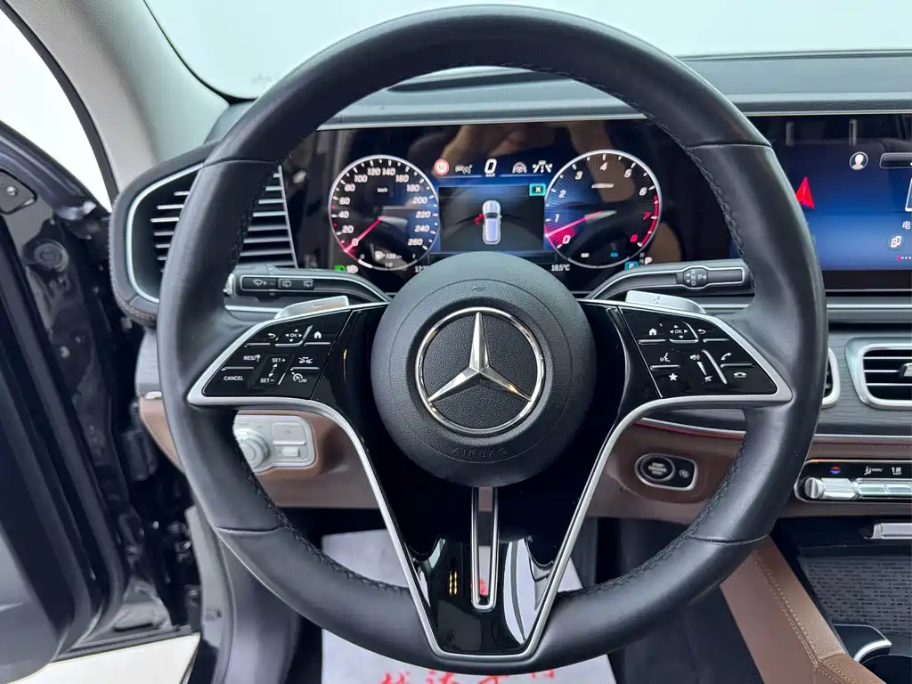 Mercedes-Benz GLE (Import) — миниатюра 11