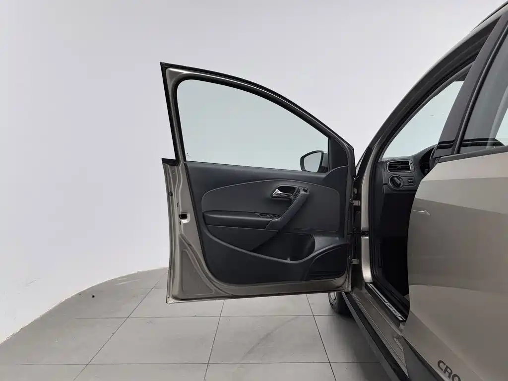 Volkswagen Polo — миниатюра 8