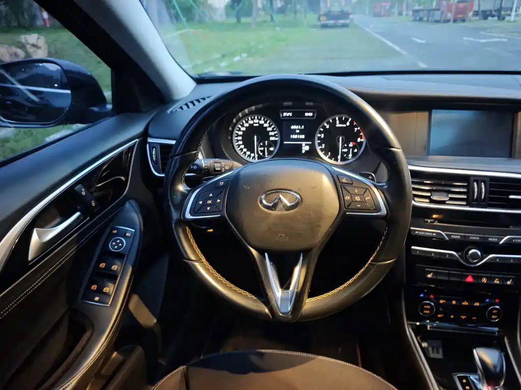Infiniti QX30 — миниатюра 18
