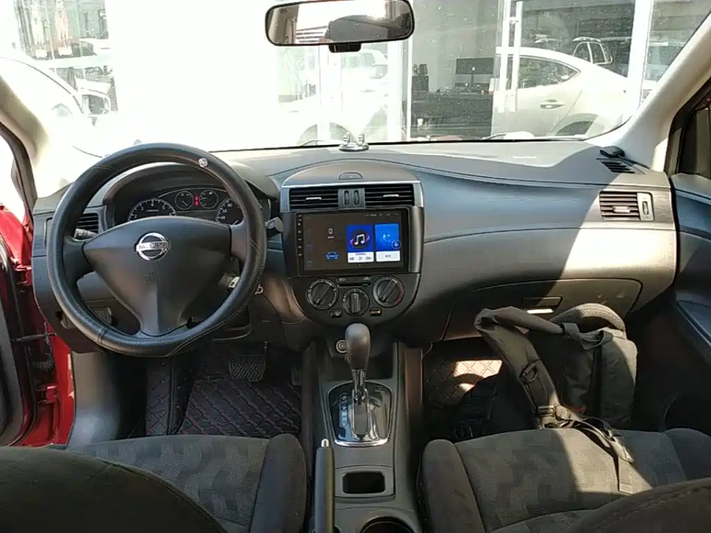 Nissan Tiida — миниатюра 10