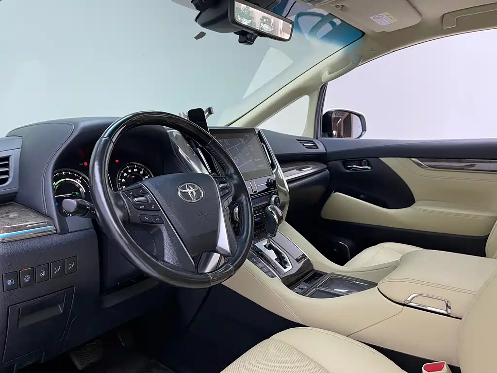 Toyota Vellfire — миниатюра 4