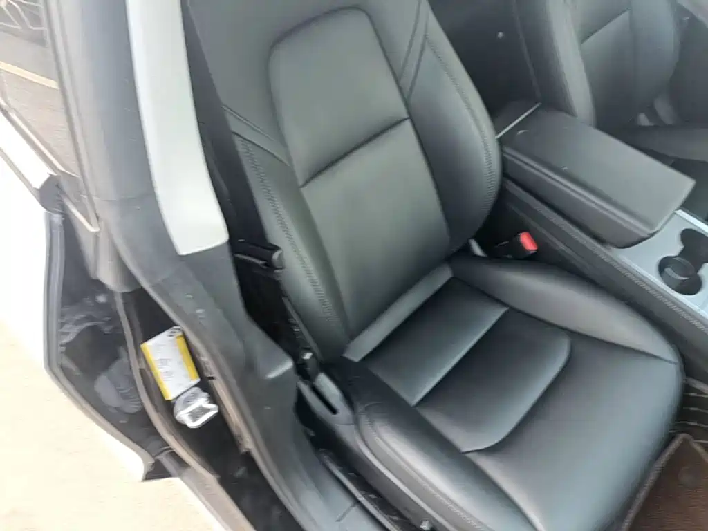 Tesla Model 3 — миниатюра 25