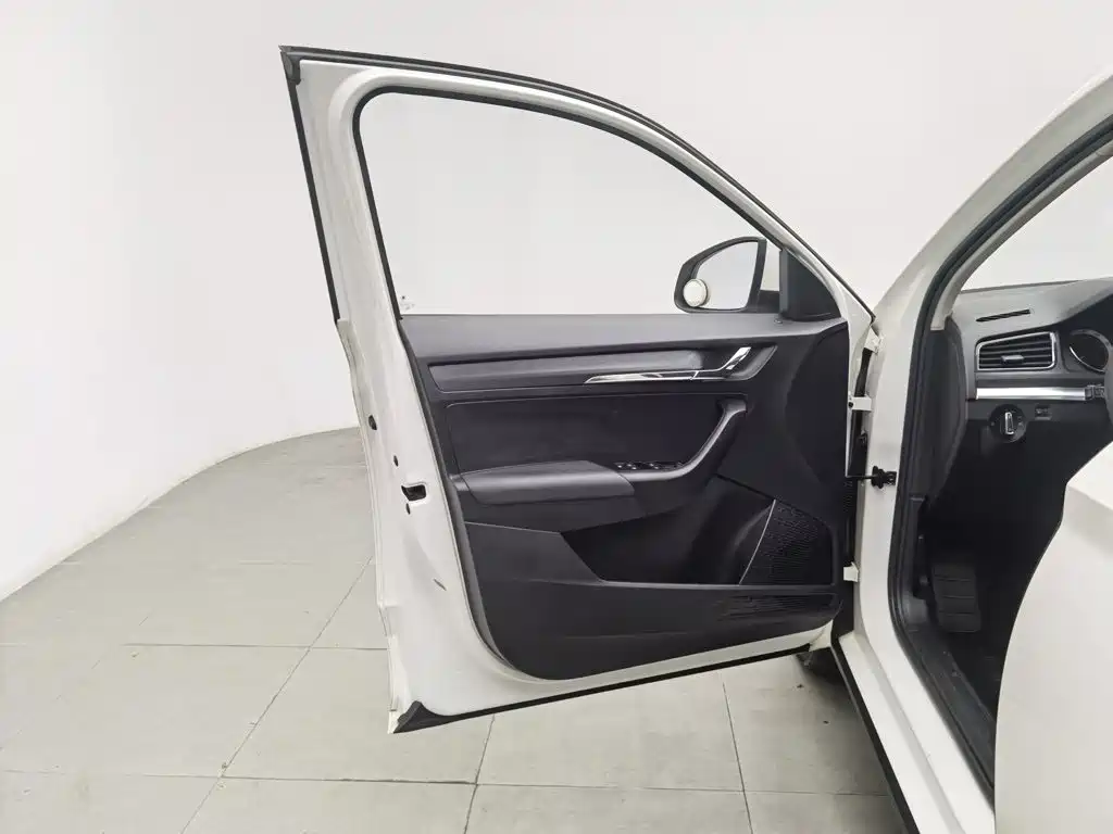 Skoda Kamiq — миниатюра 8