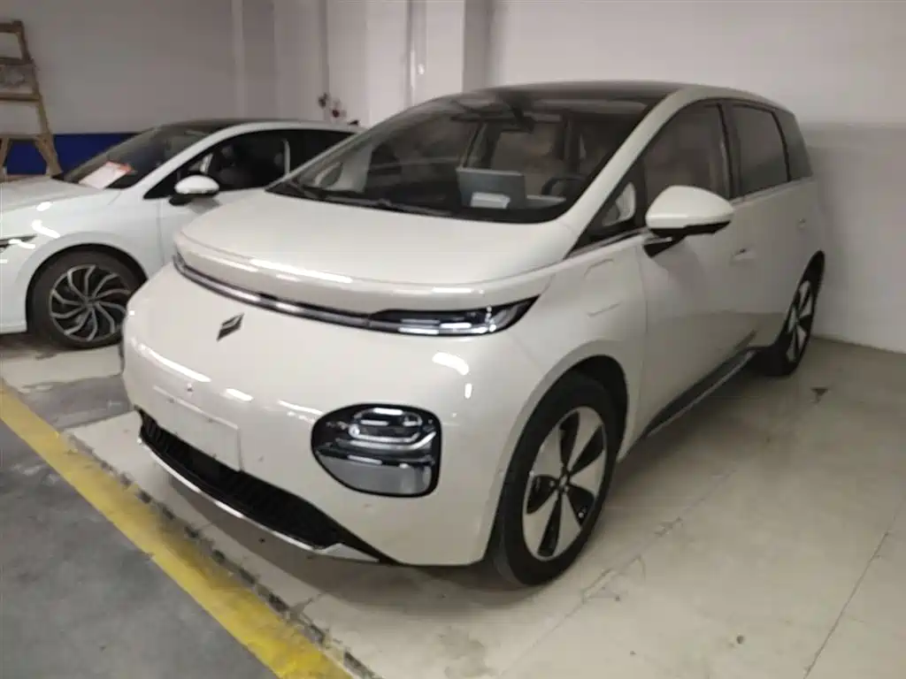 Baojun Yunduo 2023