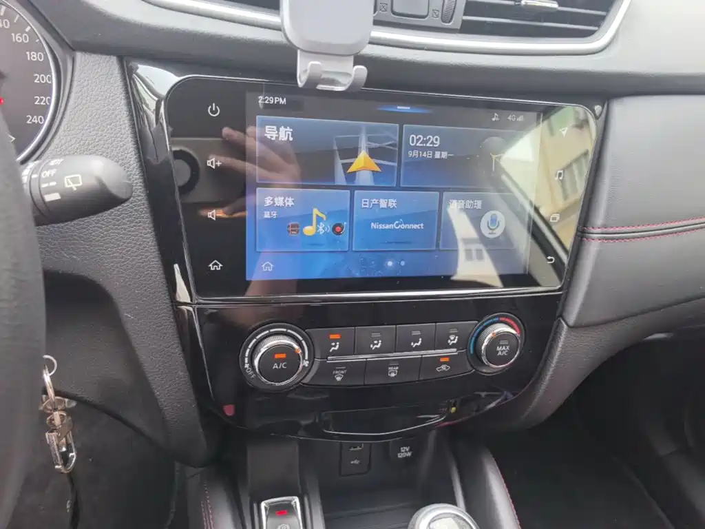 Nissan Qashqai — миниатюра 13