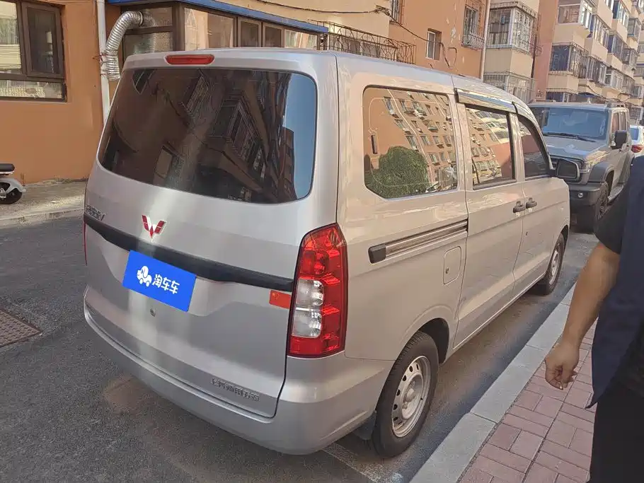 Wuling Hongguang V — миниатюра 3